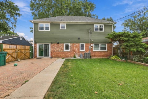 Tiny photo for 9808 S Maplewood Avenue, Evergreen Park, IL 60805 (MLS # 12759735)