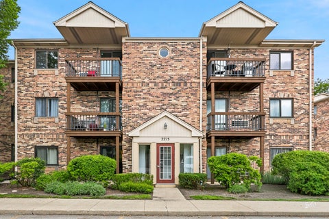 Photo of 2215 Nichols Road #21F, Arlington Heights, IL 60004 (MLS # 12761098)