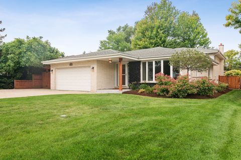 Photo of 530 N MYRTLE Avenue, Elmhurst, IL 60126 (MLS # 12484379)