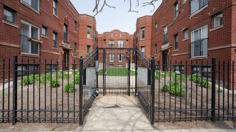 3710 W Wrightwood Avenue 2D Chicago IL 60647