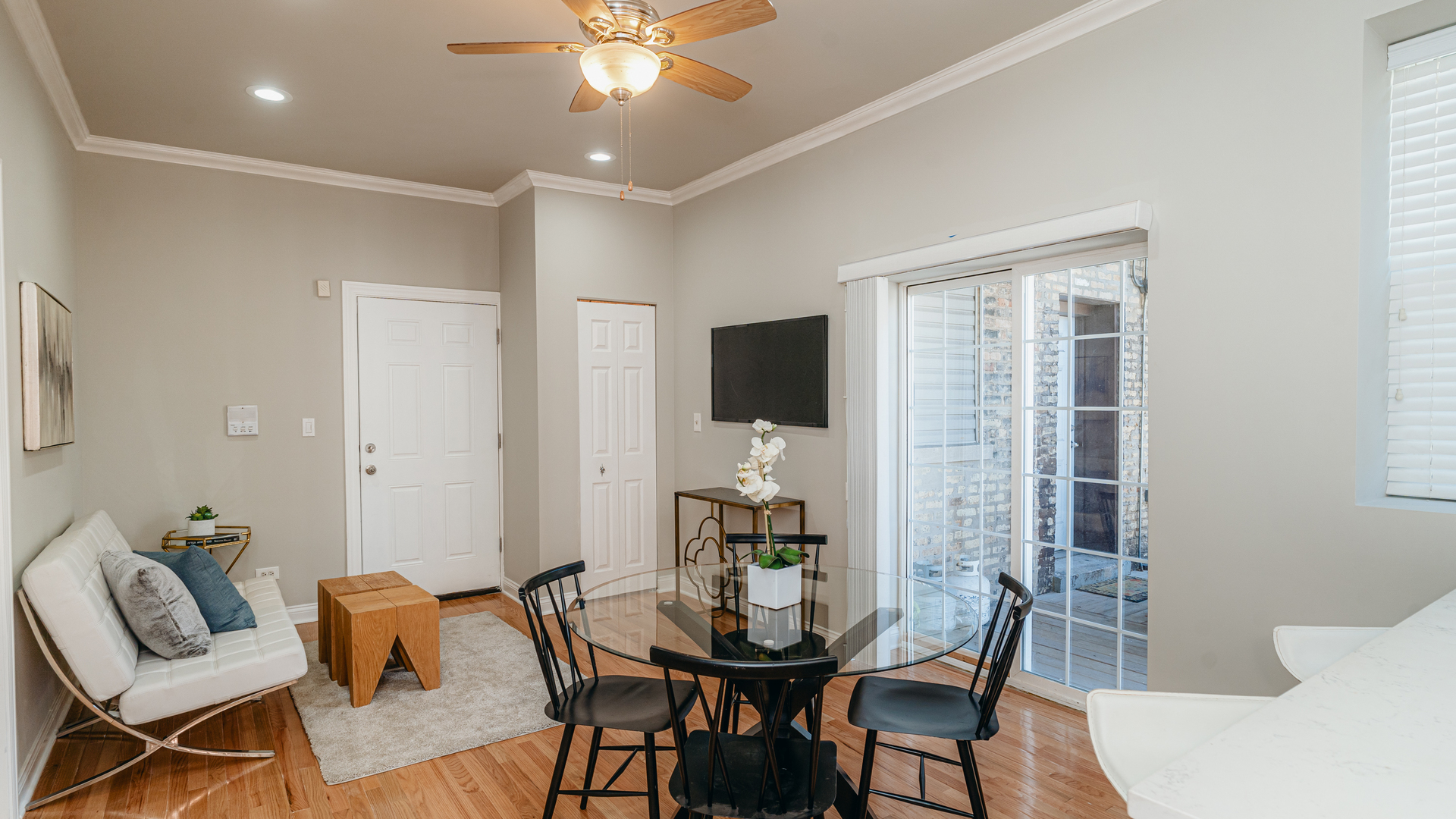 3710 W Wrightwood Avenue 2D