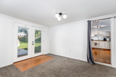 Tiny photo for 618 Fort Street, Ottawa, IL 61350 (MLS # 12500831)