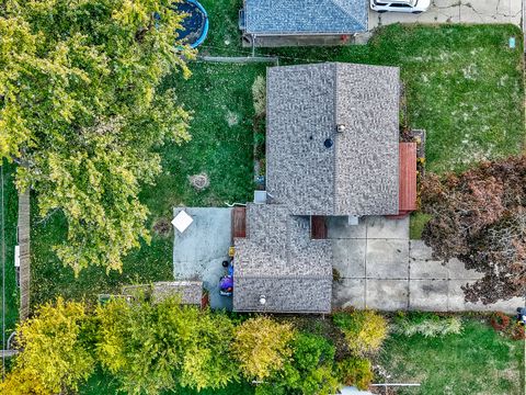 Tiny photo for 618 Fort Street, Ottawa, IL 61350 (MLS # 12500831)