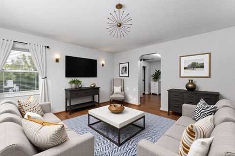 Tiny photo for 618 Fort Street, Ottawa, IL 61350 (MLS # 12500831)