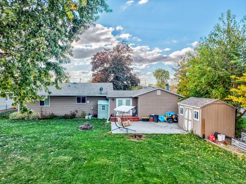Tiny photo for 618 Fort Street, Ottawa, IL 61350 (MLS # 12500831)