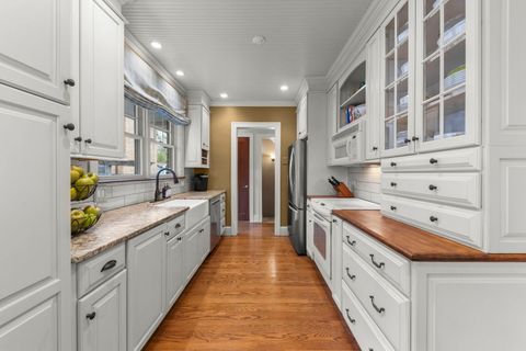 Tiny photo for 388 Hill Avenue, Glen Ellyn, IL 60137 (MLS # 12556577)