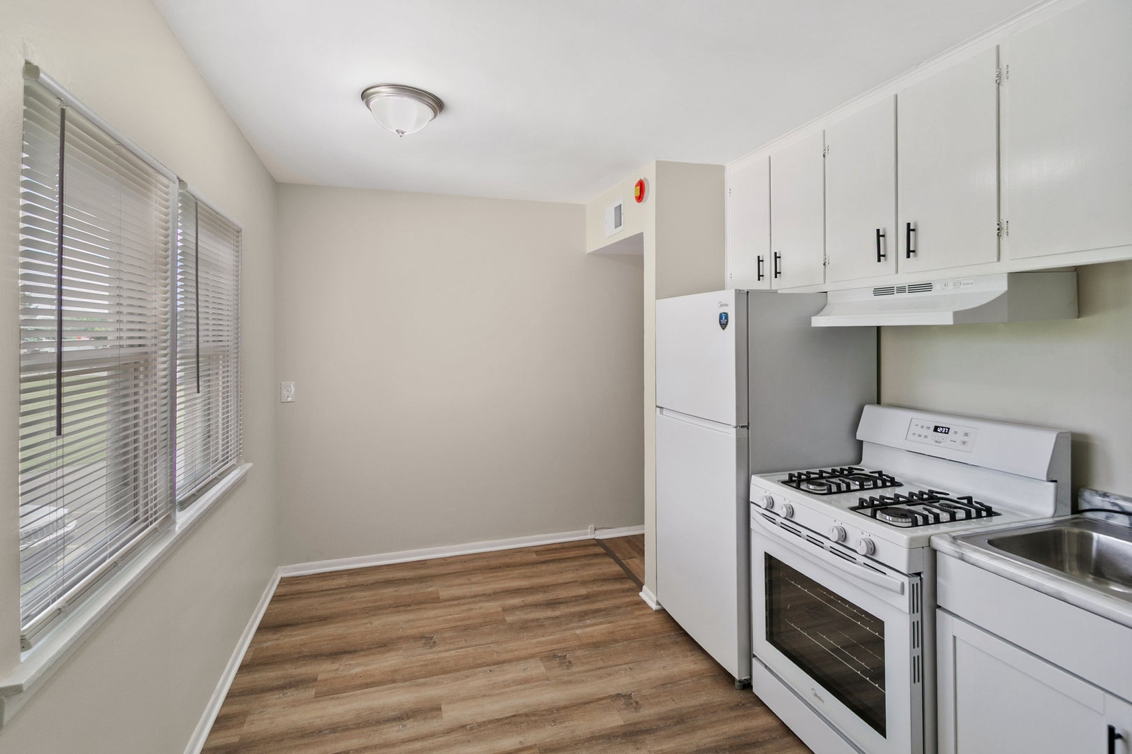991 Tollview Avenue 10
