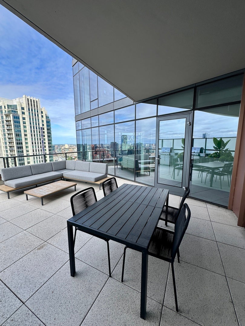 350 N Canal Street 3101