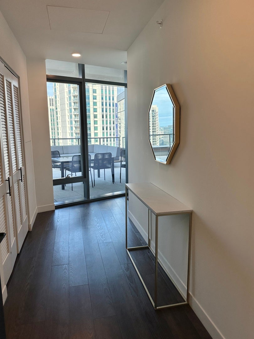350 N Canal Street 3101