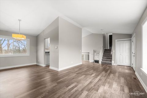 Tiny photo for 43 N Walnut Court, Streamwood, IL 60107 (MLS # 12582389)