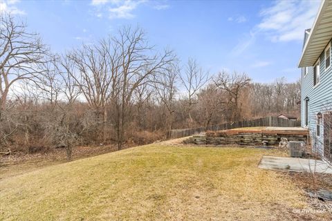 Tiny photo for 43 N Walnut Court, Streamwood, IL 60107 (MLS # 12582389)