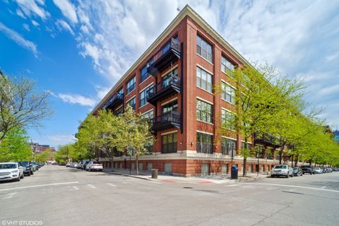 Photo of 1040 W Adams Street #226, Chicago, IL 60607 (MLS # 12515570)