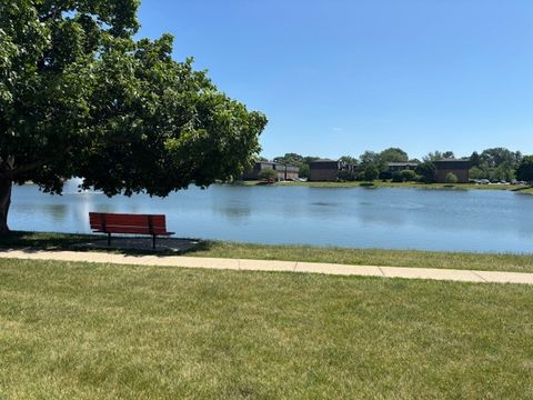 Tiny photo for 9388 Bay Colony Drive #1S, Des Plaines, IL 60016 (MLS # 12482185)