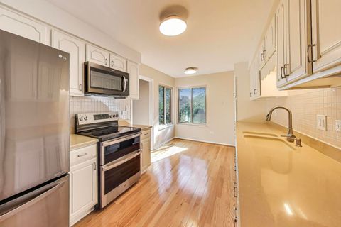 Tiny photo for 25 Shoreline Road #B, Lake Barrington, IL 60010 (MLS # 12488214)