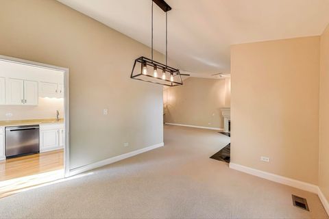Tiny photo for 25 Shoreline Road #B, Lake Barrington, IL 60010 (MLS # 12488214)