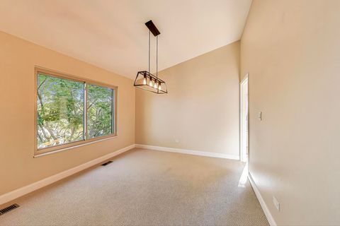 Tiny photo for 25 Shoreline Road #B, Lake Barrington, IL 60010 (MLS # 12488214)