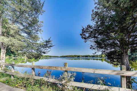 Tiny photo for 25 Shoreline Road #B, Lake Barrington, IL 60010 (MLS # 12488214)