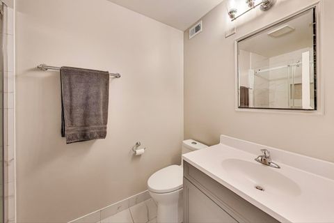 Tiny photo for 25 Shoreline Road #B, Lake Barrington, IL 60010 (MLS # 12488214)