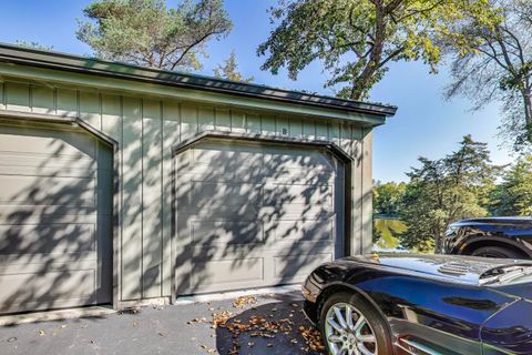 Tiny photo for 25 Shoreline Road #B, Lake Barrington, IL 60010 (MLS # 12488214)