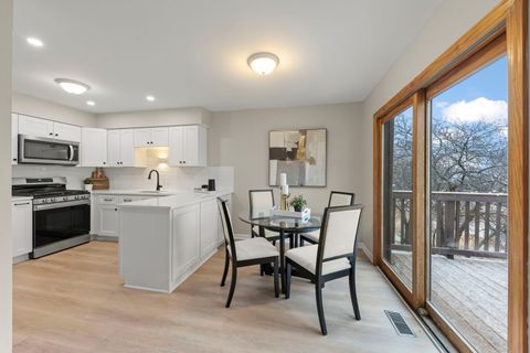 Tiny photo for 367 Juniper Tree Court, Hoffman Estates, IL 60169 (MLS # 12187882)