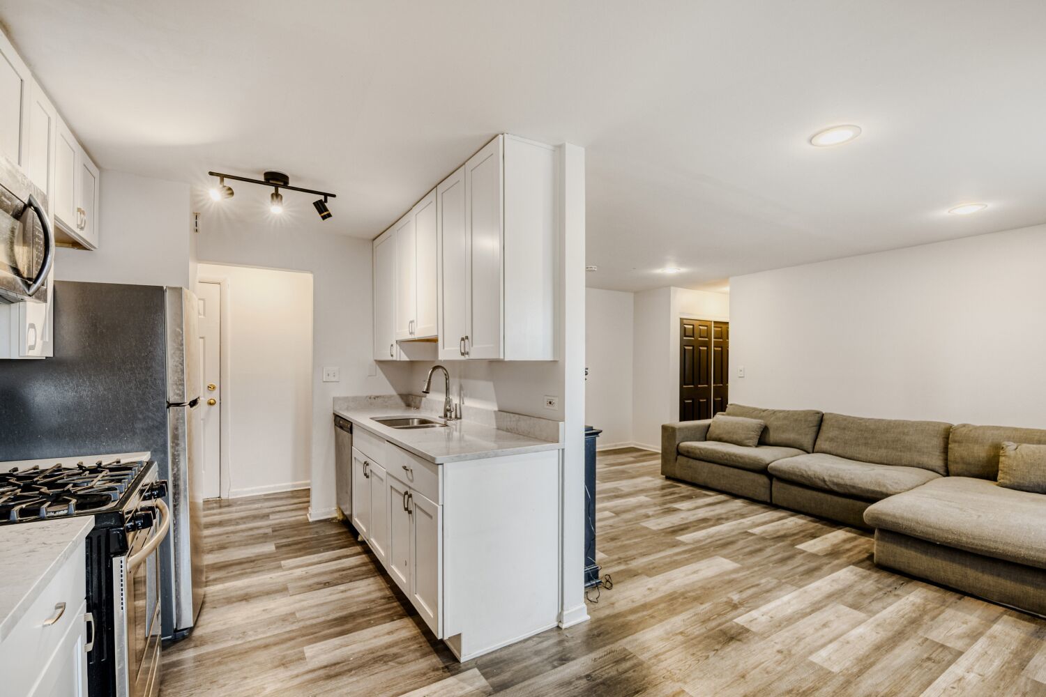 5400 N Sheridan Road 202