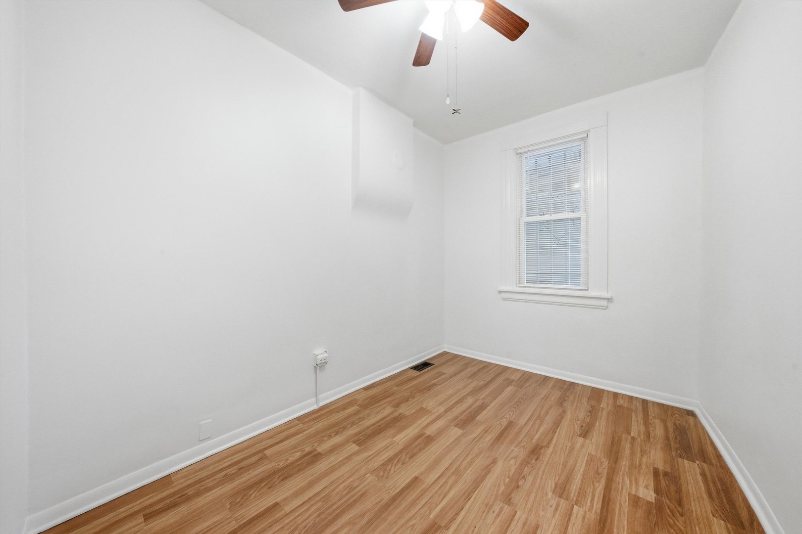 11412 S Saint Lawrence Avenue