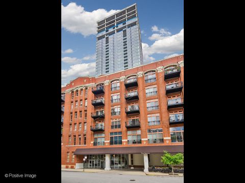 Tiny photo for 360 W Illinois Street #231, Chicago, IL 60654 (MLS # 12615694)