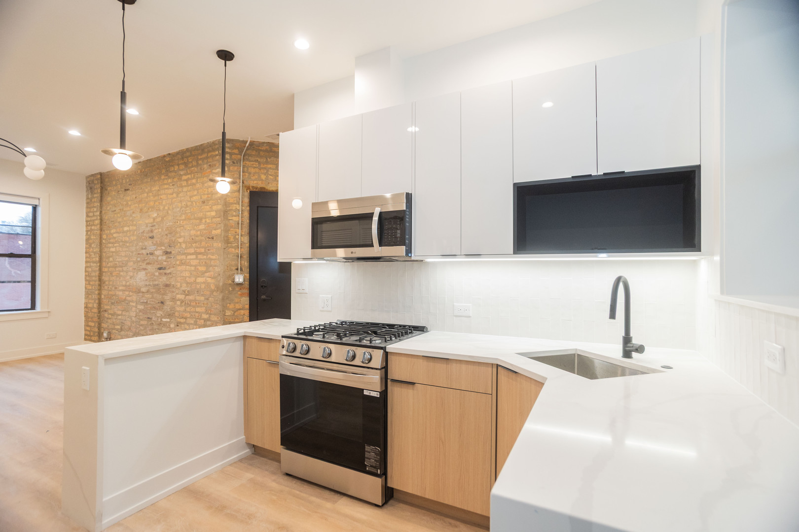 3251 W Belden Avenue 1W