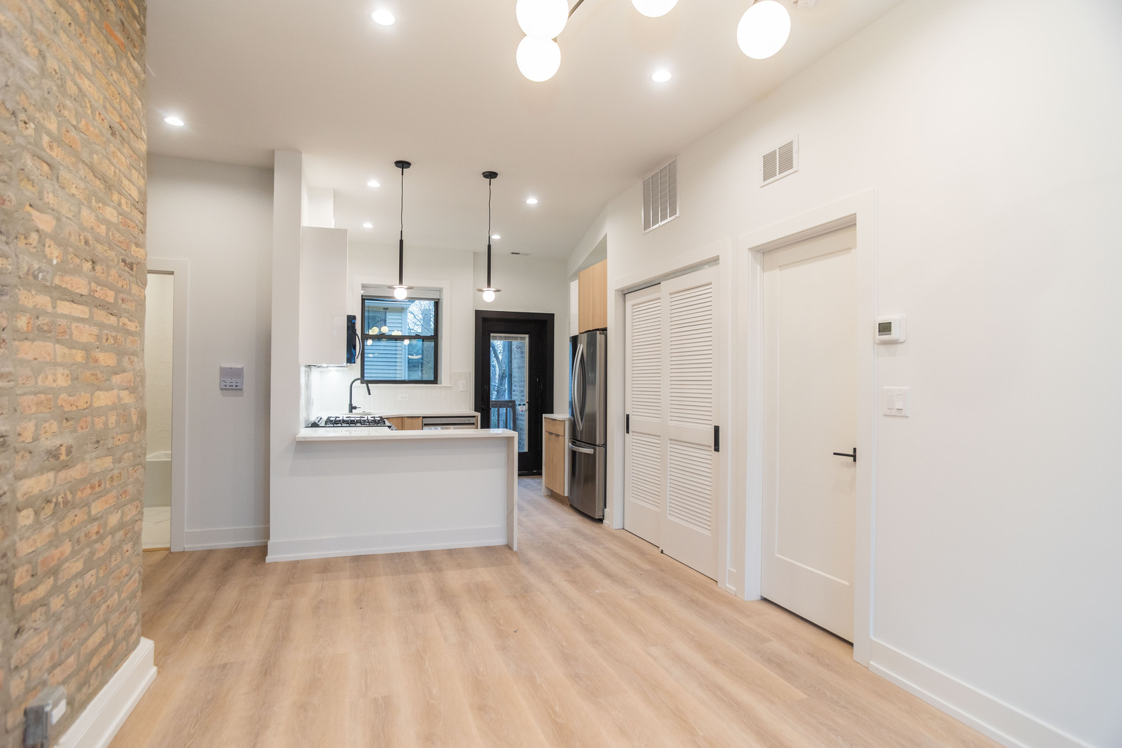 3251 W Belden Avenue 1W