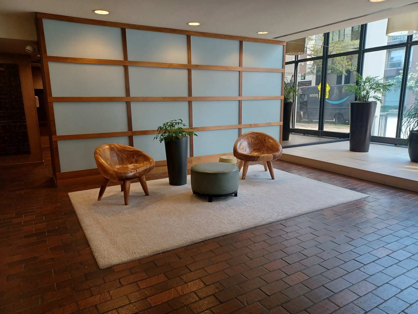 5445 N Sheridan Road 1811