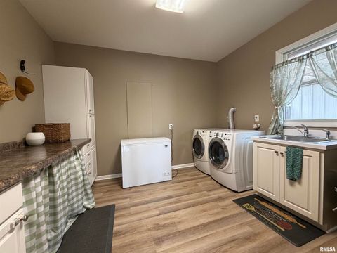 Tiny photo for 842 State Highway 14, Carmi, IL 62821 (MLS # QC4268624)