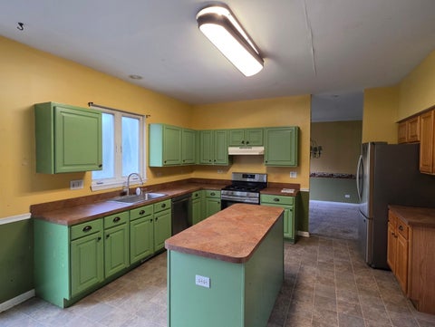Tiny photo for 5475 Savoy Drive, Lake In The Hills, IL 60156 (MLS # 12787147)