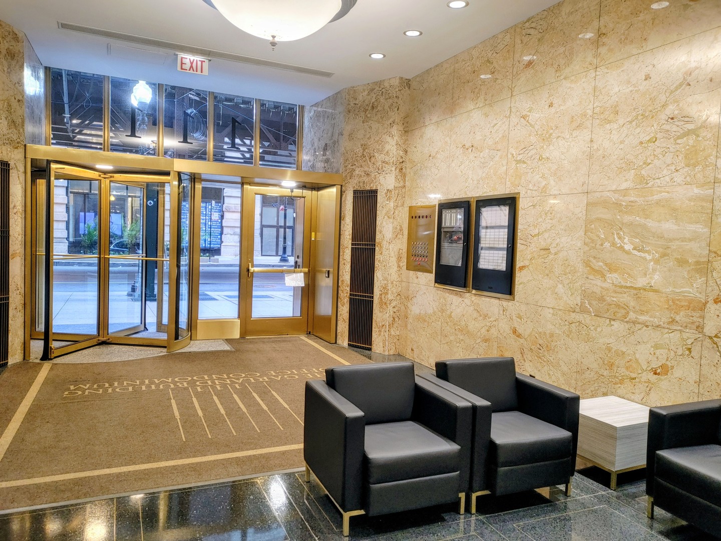 111 N Wabash Avenue 2122