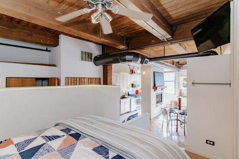 Tiny photo for 4745 N Ravenswood Avenue #210, Chicago, IL 60640 (MLS # 12506422)