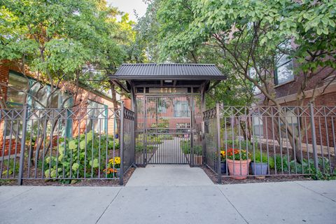 4745 N Ravenswood Avenue 210 Chicago IL 60640