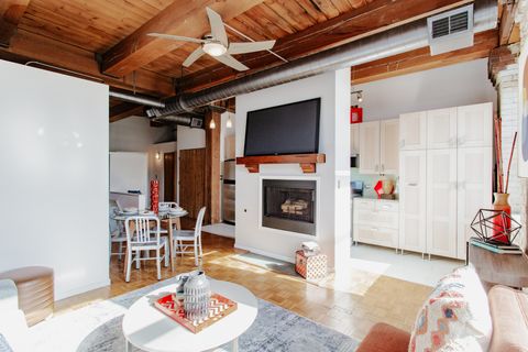 Tiny photo for 4745 N Ravenswood Avenue #210, Chicago, IL 60640 (MLS # 12506422)