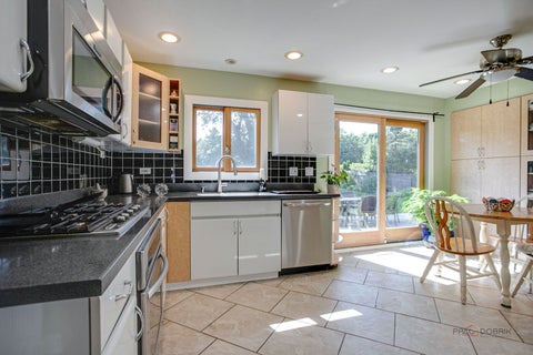 Tiny photo for 521 Arborgate Lane, Buffalo Grove, IL 60089 (MLS # 12735718)