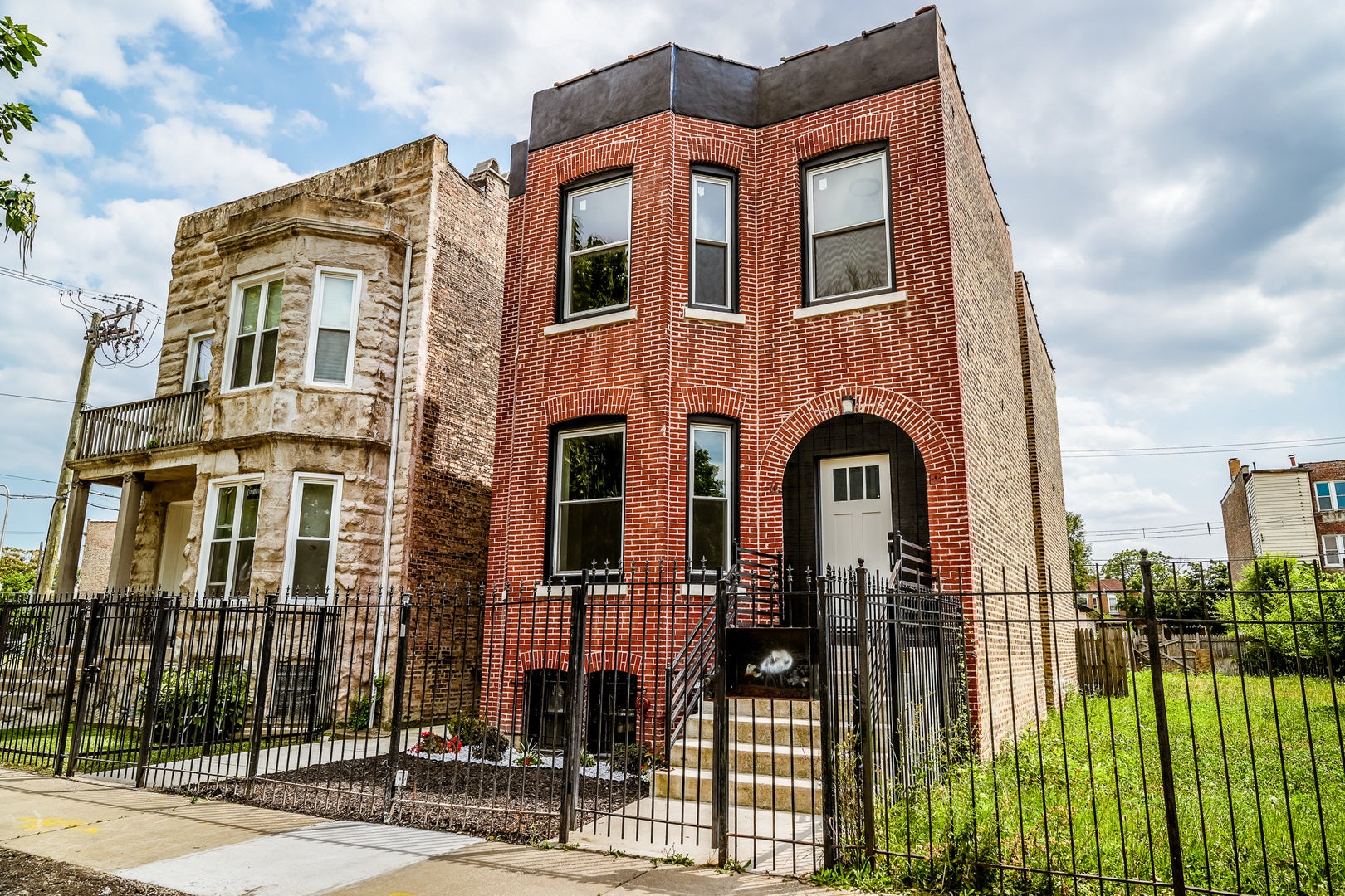 4419 W Gladys Avenue