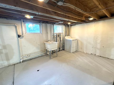 Tiny photo for 15750 Woodlawn West Avenue, South Holland, IL 60473 (MLS # 12498570)