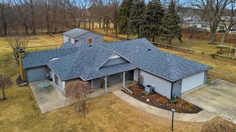 Tiny photo for 1307 Sinnissippi Park Road, Sterling, IL 61081 (MLS # 12571554)