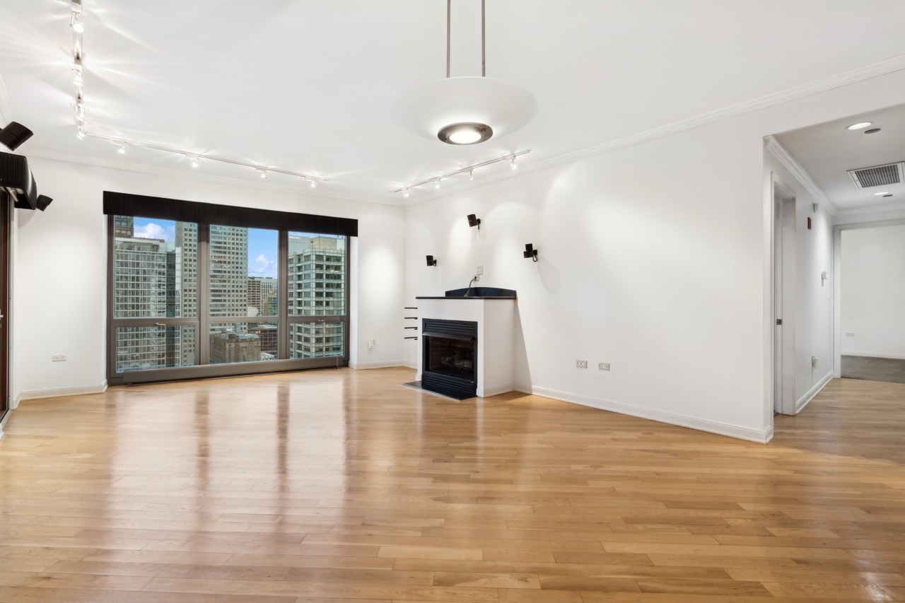 130 N Garland Court 3202