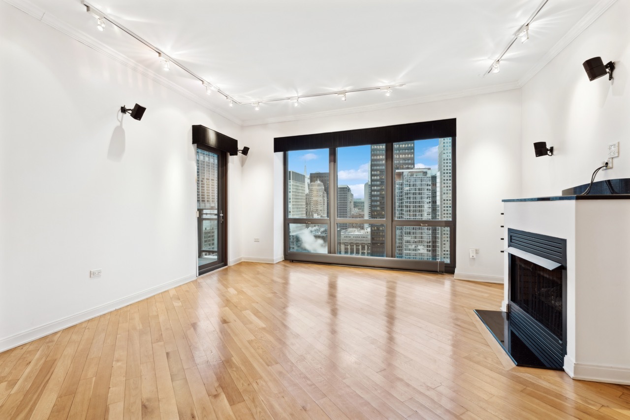 130 N Garland Court 3202