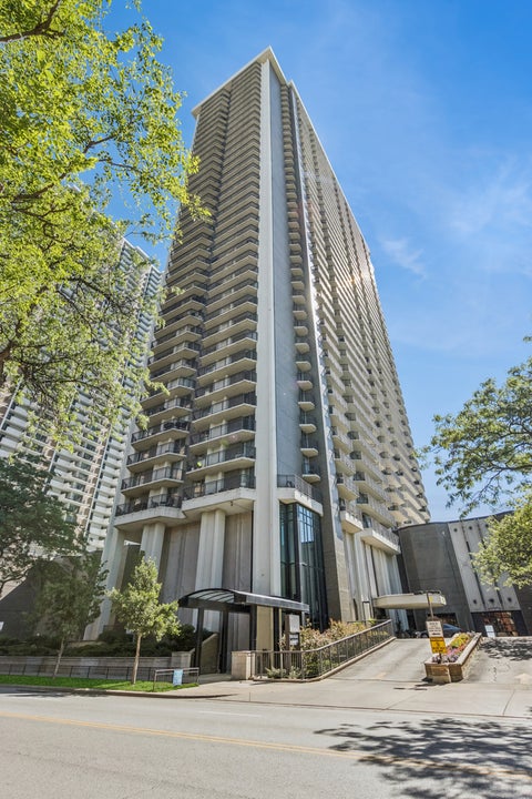 Photo of 6007 N Sheridan Road #9E, Chicago, IL 60660 (MLS # 12674345)