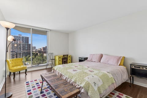 Tiny photo for 6007 N Sheridan Road #9E, Chicago, IL 60660 (MLS # 12674345)