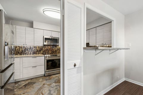 Tiny photo for 6007 N Sheridan Road #9E, Chicago, IL 60660 (MLS # 12674345)