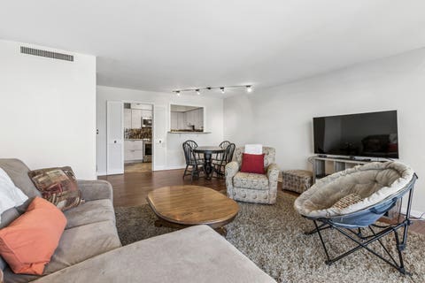 Tiny photo for 6007 N Sheridan Road #9E, Chicago, IL 60660 (MLS # 12674345)