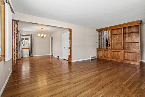 Tiny photo for 5001 Harnew Road, Oak Lawn, IL 60453 (MLS # 12506362)
