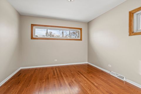 Tiny photo for 5001 Harnew Road, Oak Lawn, IL 60453 (MLS # 12506362)