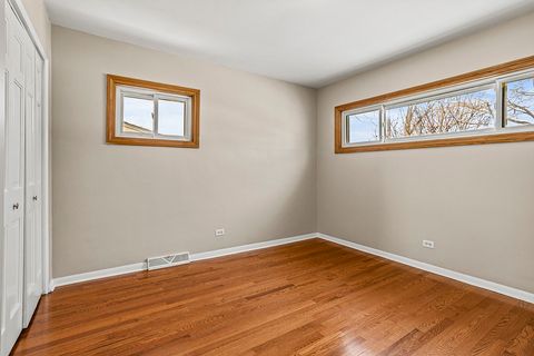 Tiny photo for 5001 Harnew Road, Oak Lawn, IL 60453 (MLS # 12506362)
