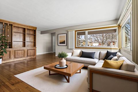 Tiny photo for 5001 Harnew Road, Oak Lawn, IL 60453 (MLS # 12506362)